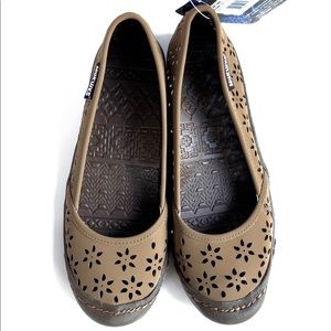 NWT. The Original Muk Luks